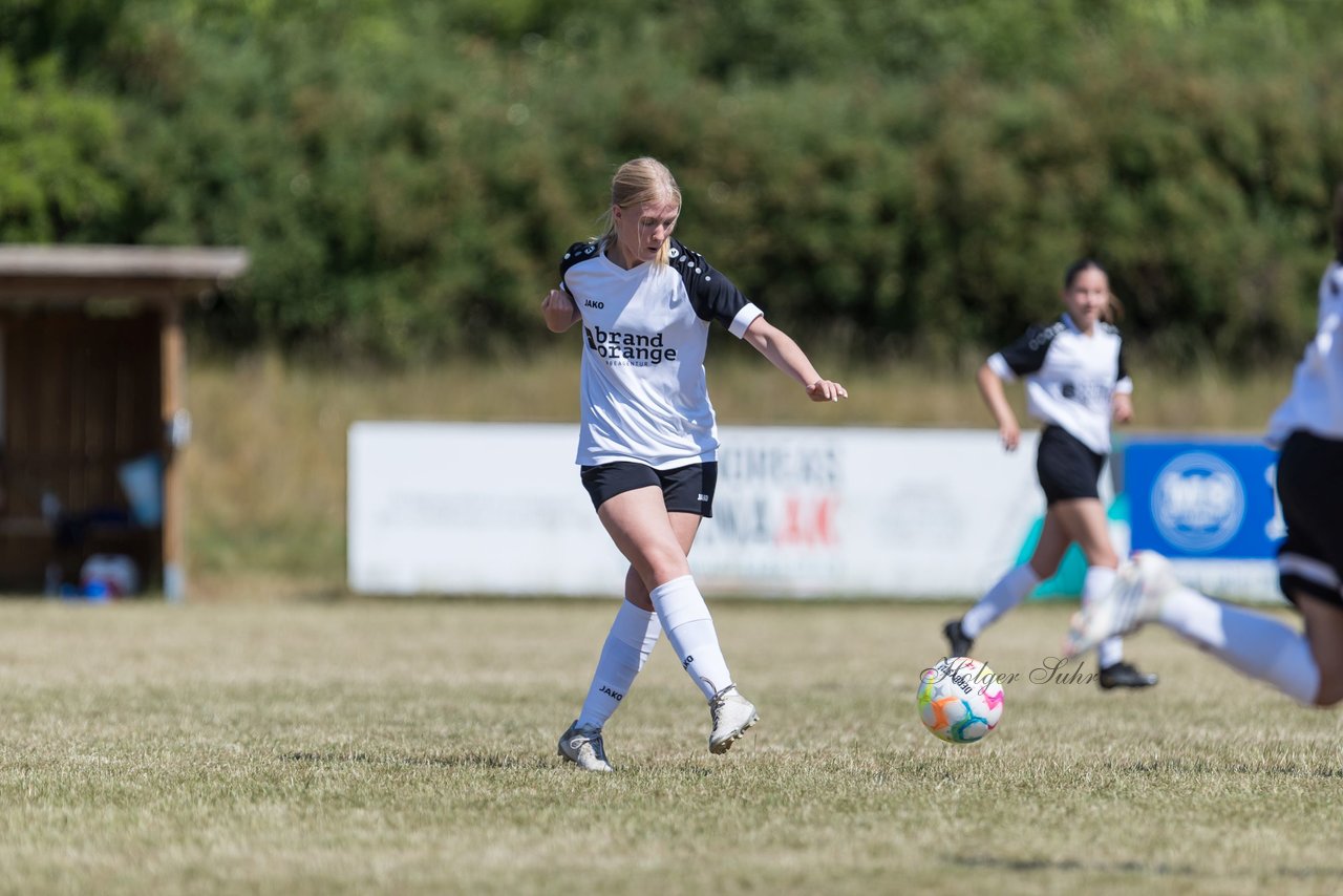 Bild 100 - wBJ TuRa Meldorf/Buesum - JFV Luebeck : Ergebnis: 1:0